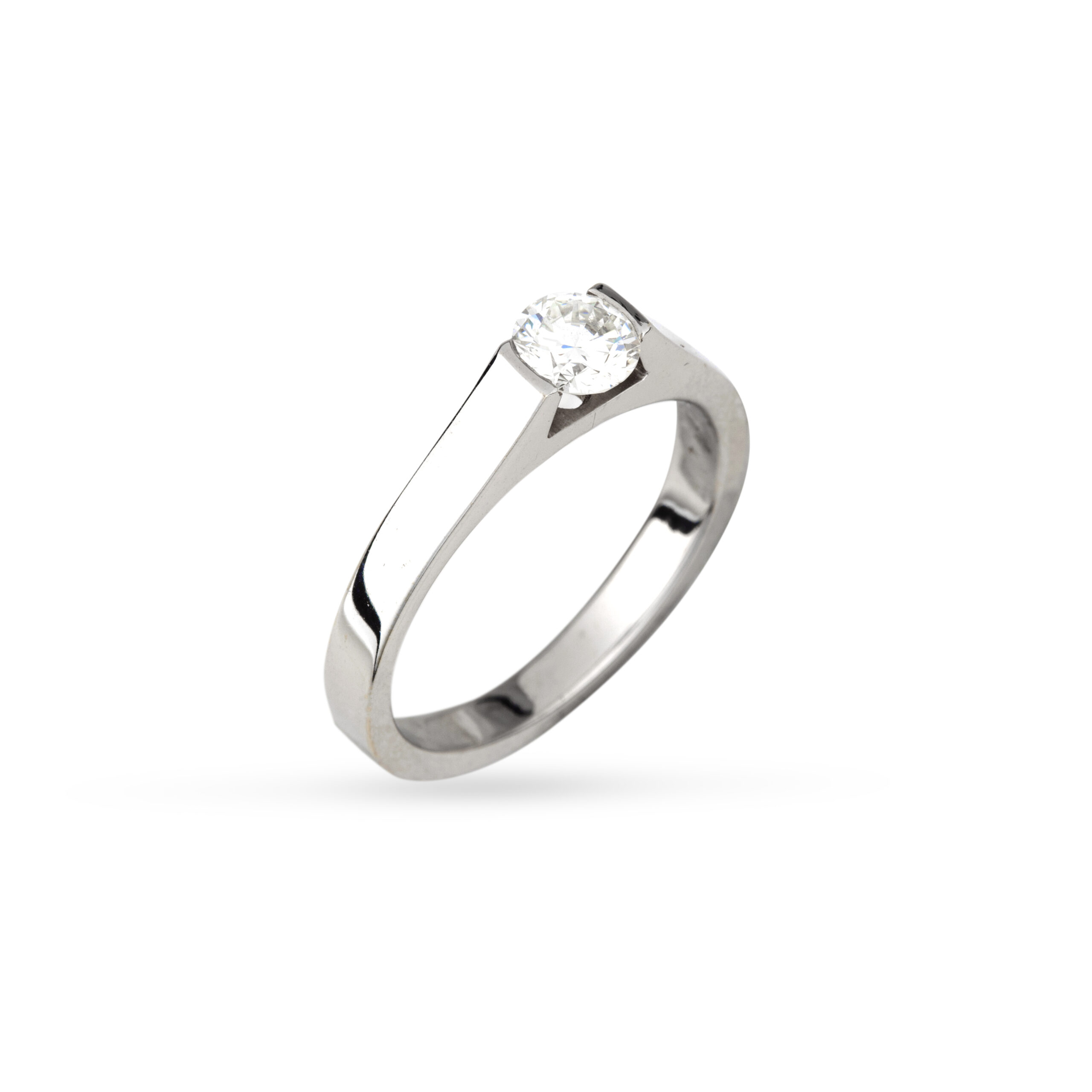 Luce Solitaire Ring