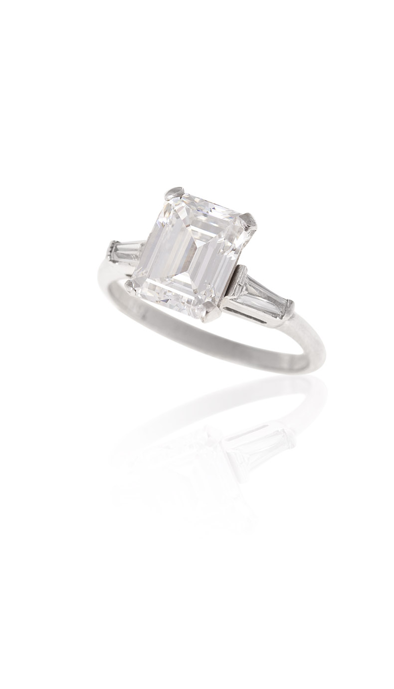 Elegance Solitaire Ring