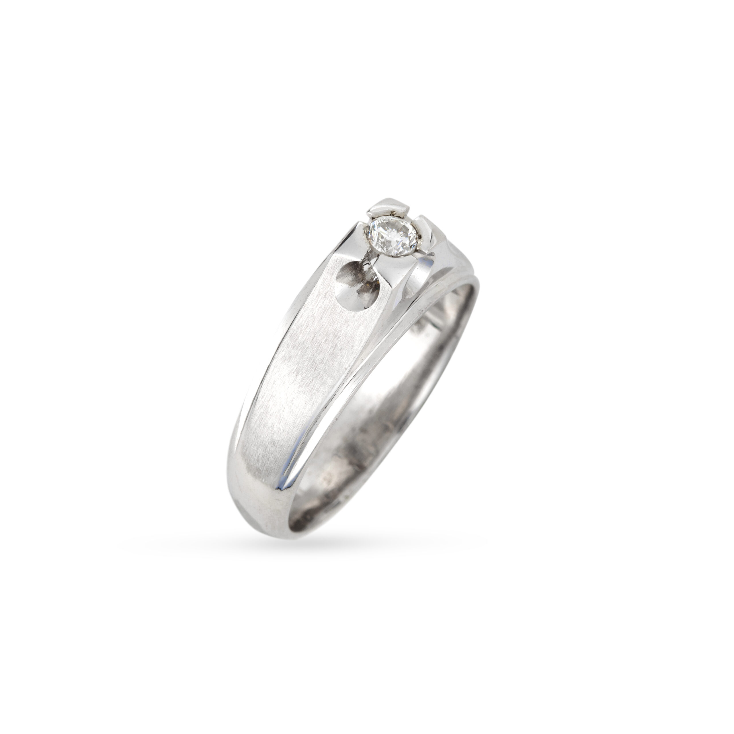 Ανδρικό δαχτυλίδι απο λευκό χρυσό Κ18 με ματ και γυαλιστερό φινίρισμα και ένα στρογγυλό διαμάντι μπριγιάν jack ring