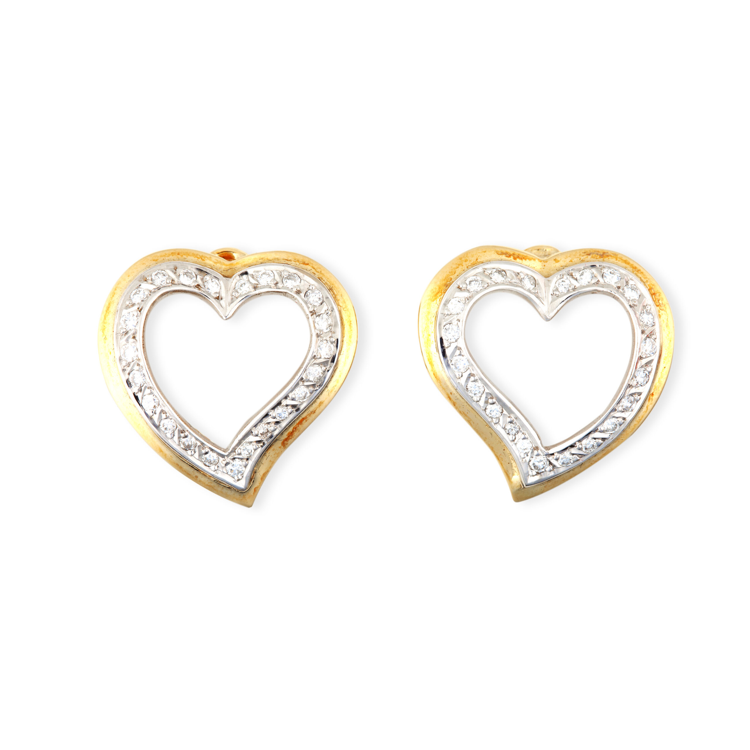 Σκουλαρίκια σε συνδυασμό κίτρινου και λευκού χρυσού Κ18 σε σχήμα καρδιάς με στρογγυλά διαμάντια μπριγιάν