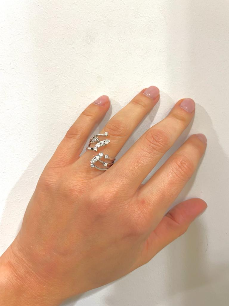 Δαχτυλίδι κρουαζέ σε λευκό χρυσό Κ18 με στρογγυλά διαμάντια μπριγιάν βάρους 0.65ct