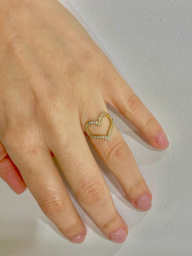 Δαχτυλίδι σε σχήμα καρδιάς απο κίτρινο χρυσό Κ14 με άχρωμες πέτρες